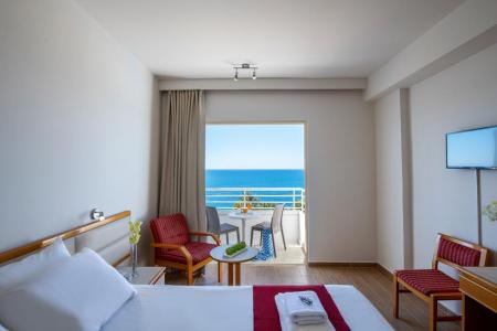Отель Queens Bay Hotel в Пафос - Кипр