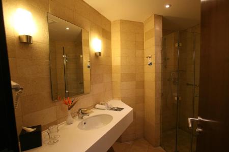 Отель Grand Tala Bay Resort в Акаба - Иордания