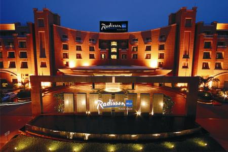 Отель Radisson Blu Plaza Delhi Airport в Дели - Индия