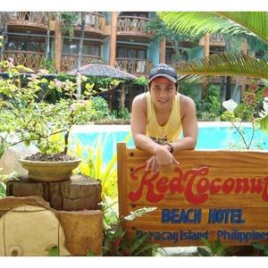 отель Red Coconut Beach Hotel