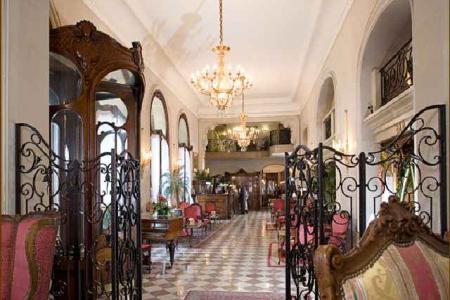 Отель Regina Paris в Париж - Франция