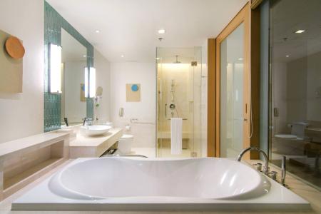 Отель Renaissance Phuket Resort & Spa в пляж Май Кхао - Таиланд