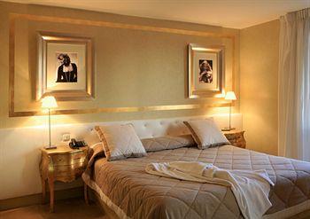 Отель Renoir в Канны - Франция