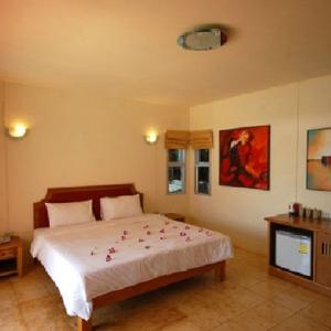 отель Maiiam Bungalows