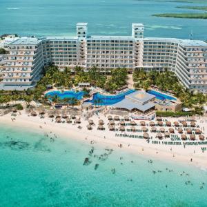 отель Hotel Riu Caribe