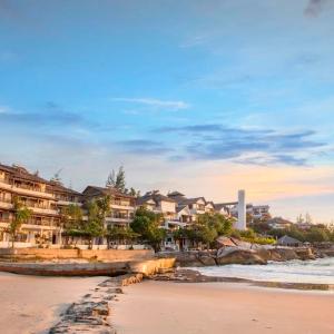 отель Rock Water Bay Beach Resort & Spa