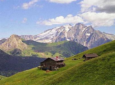 Отель Astoria (Canazei) в Валь ди Фасса - Италия