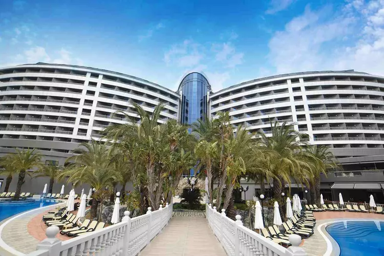 Royal Wings Hotel