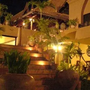отель Ruean Thai Hotel