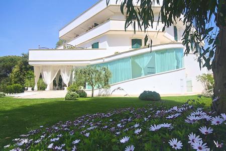 Отель Il San Francesco в Ривьера ди Улиссе - Италия