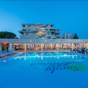 отель Sandy Beach