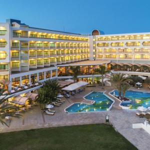 отель Constantinou Bros - Athena Royal Beach Hotel