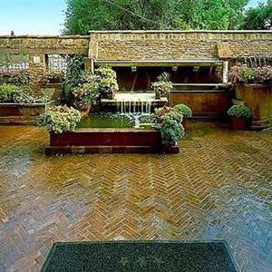 отель Hotel Santa Chiara & Residenza Parisi