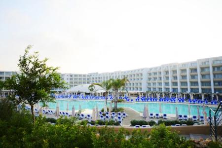 db Seabank Resort & Spa 