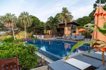 Отель Secret Cliff Resort & Restaurant в пляж Карон - Таиланд