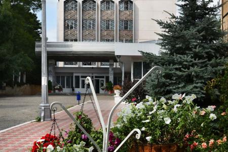 Отель им. З0-летия Пoбеды в Железноводск - Россия