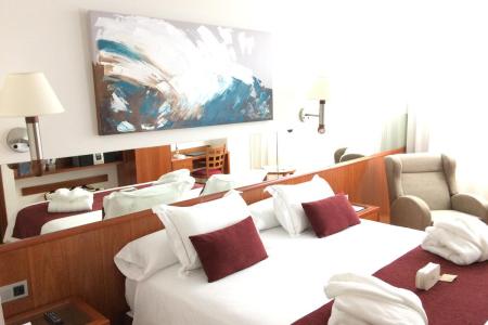 Отель ILUNION Hotel Les Corts Spa в Барселона - Испания