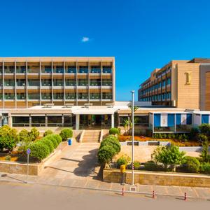 отель I Resort Beach Hotel & Spa