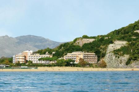 Отель Serapo в Ривьера ди Улиссе - Италия