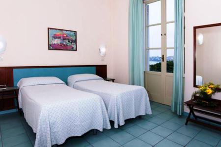 Отель Serapo в Ривьера ди Улиссе - Италия