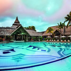 отель Beachcomber Shandrani Resort & Spa