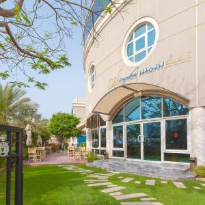 отель Sharjah Premiere Hotel & Resort