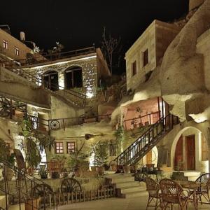 отель Shoestring Cave House