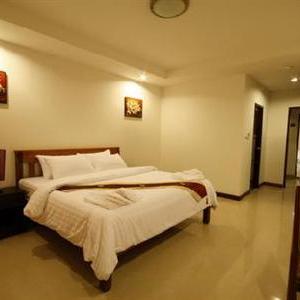 отель Sinsuvarn Airport Suite