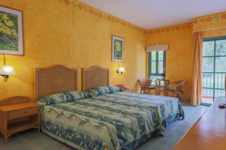 Отель Sol Turquesa Beach в Плайя Юрагуаналь - Куба