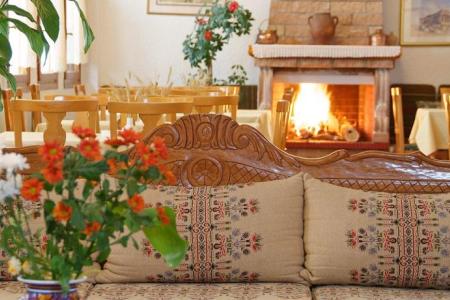 Acropole Delphi Hotel