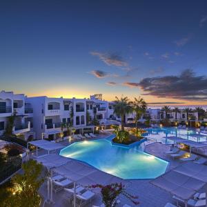 отель JAZ Neo Naama Bay