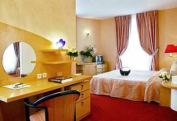 Отель Hotel La Comtesse Tour Eiffel в Париж - Франция