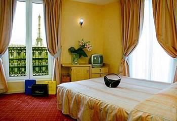 Отель Hotel La Comtesse Tour Eiffel в Париж - Франция