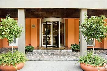 Отель Starhotel Tourist в Милан - Италия