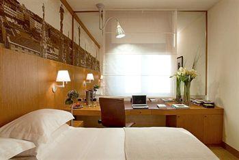 Отель Starhotel Tourist в Милан - Италия