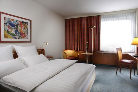 Steigenderger Airport