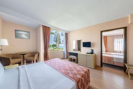 Senza Sunset Beach Hotel