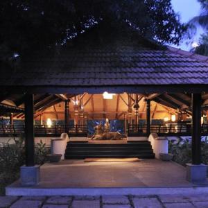 отель Niraamaya Retreats Surya Samudra - Kovalam