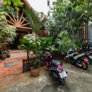 отель Chada Thai House