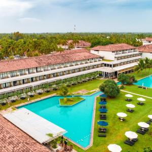 отель The Blue Water Hotel & Spa