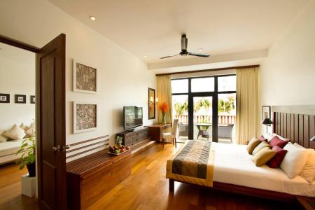 Отель The Blue Water Hotel & Spa в Ваддува - Шри-Ланка