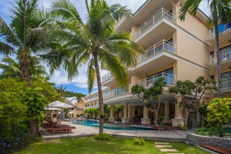 Отель The Front Village в пляж Карон - Таиланд