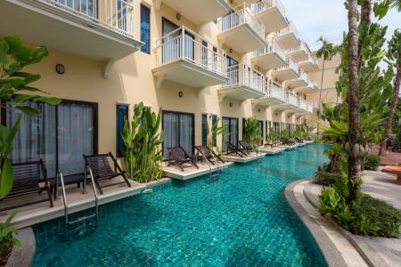 Отель The Front Village в пляж Карон - Таиланд