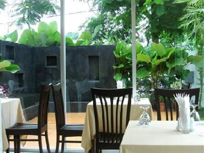 Отель The Ivory Suvarnabhumi Hotel в Суварнабхуми - Таиланд