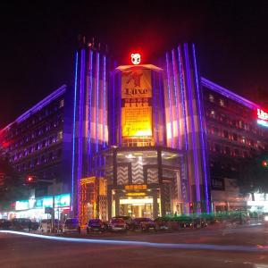 отель The Luxe Manor