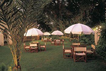 Отель Maidens Hotel в Дели - Индия