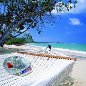 отель The Sarojin