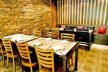 Отель The Victory Executive Residences в Ратчатхеви - Таиланд