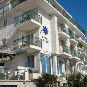 отель Hotel Azimut