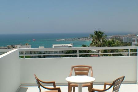 Отель Tofinis Hotel в Айя-Напа - Кипр